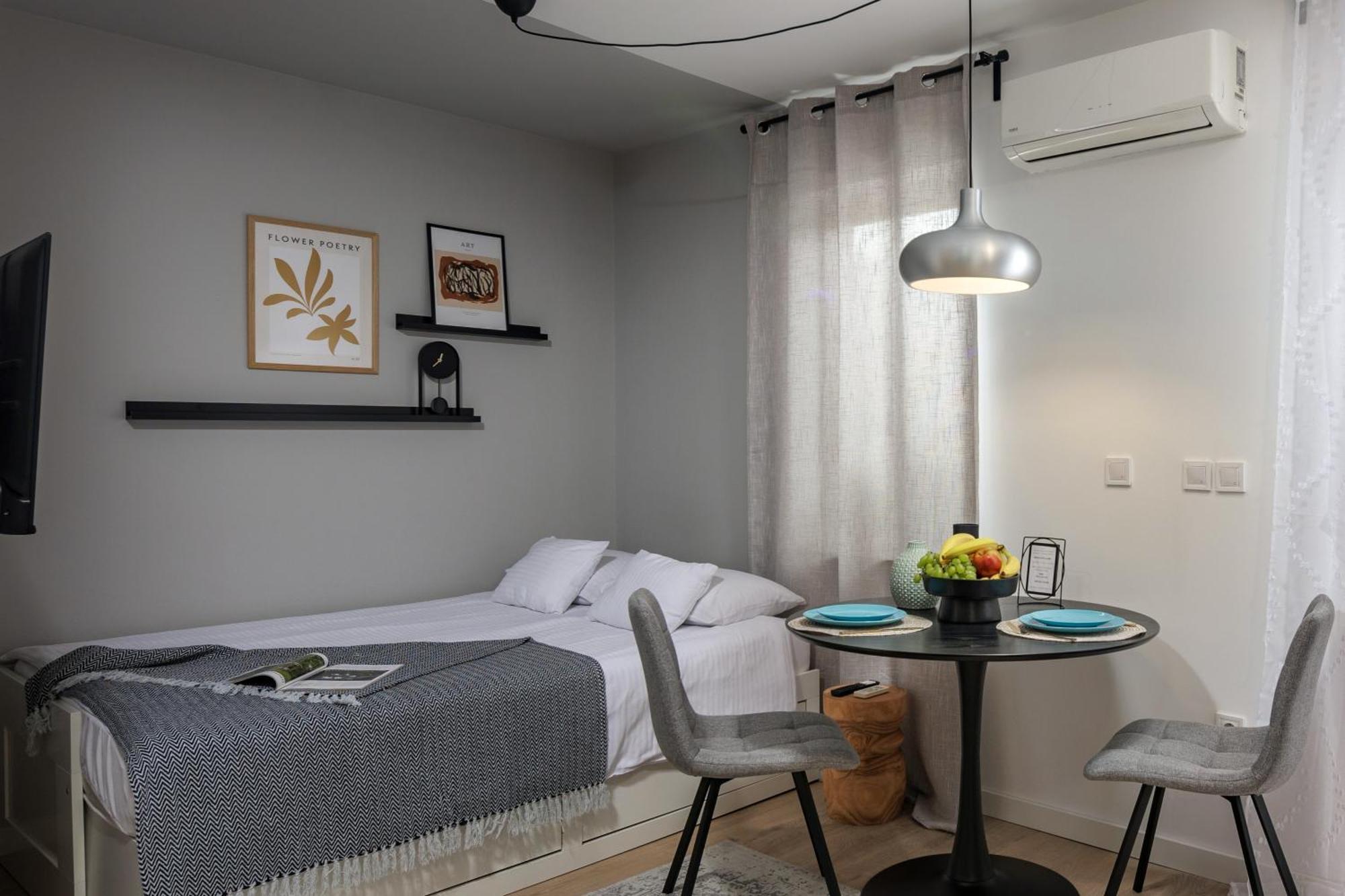 Agostini - Contactless Apartments Vukovarska Риека Экстерьер фото